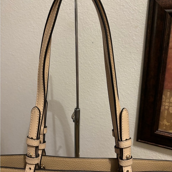 Michael Kors Soft Leather Sand colorTote.HandlesareExcellant LeatherVachetta.EUC - Picture 10 of 11
